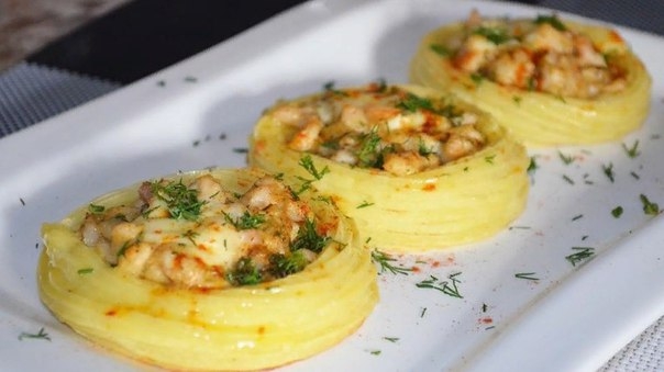 Картофельные "гнёзда" с курицей  Картофельные "гнёзда" с курицей 