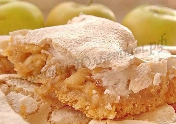 Песочный пирог с яблоками и безе Песочный пирог с яблоками и безе
