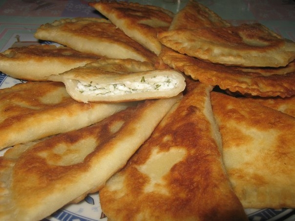 Лепёшки с творожной начинкой Лепёшки с творожной начинкой