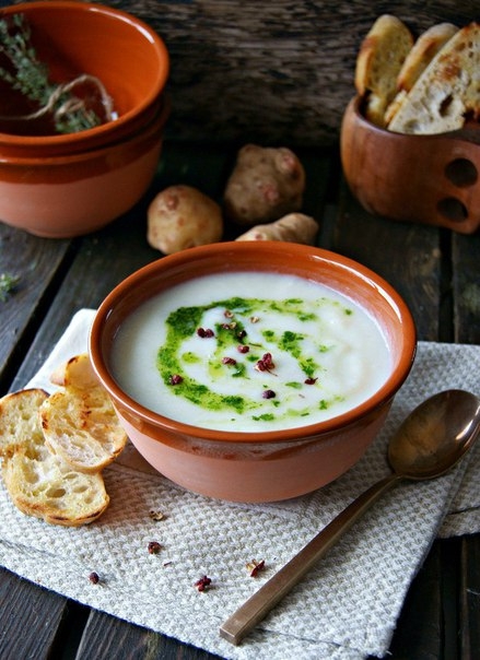 Крем-суп из топинамбура с песто