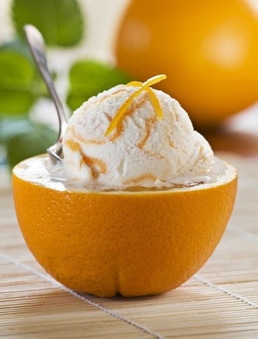Фруктовое мороженое с йогуртом и апельсином