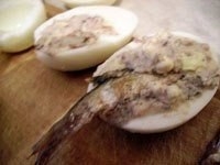 Просто фаршированные яйца (с шпротами)