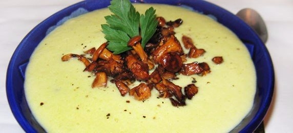 Суп-пюре из кабачков с лисичками