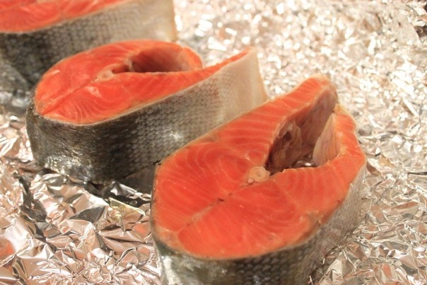 Запеченная в фольге нерка