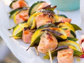 Шашлычки из форели с лимоном