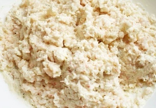 Салат из креветок с творогом