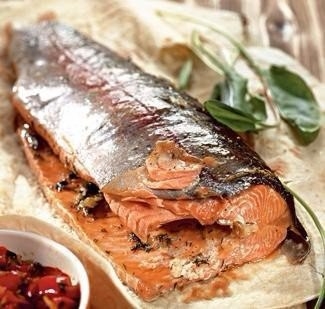 Форель, запеченая с лимоном и имбирем