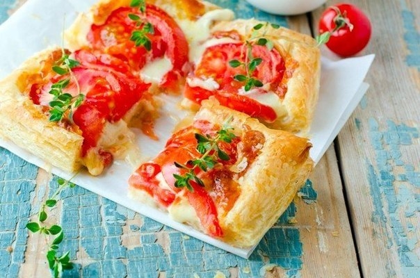 Тарт с помидорами и сыром