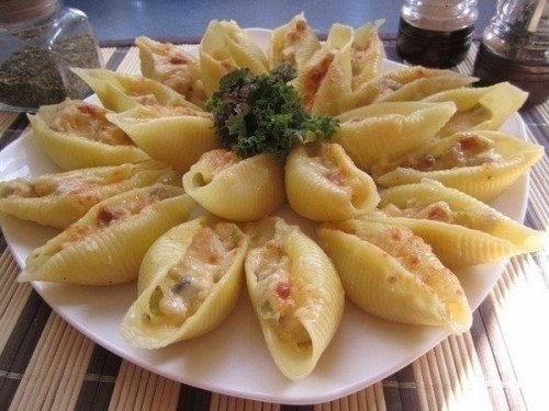 Грибной жульен в больших макаронах-ракушках