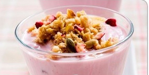 Клюквенные мюсли с йогуртом