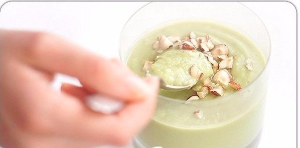 Йогурт из ананаса и авокадо