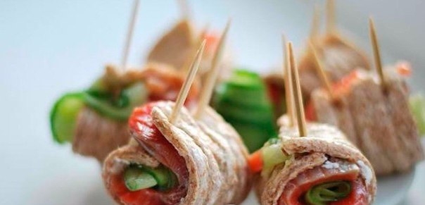 Роллы из хлебцов.