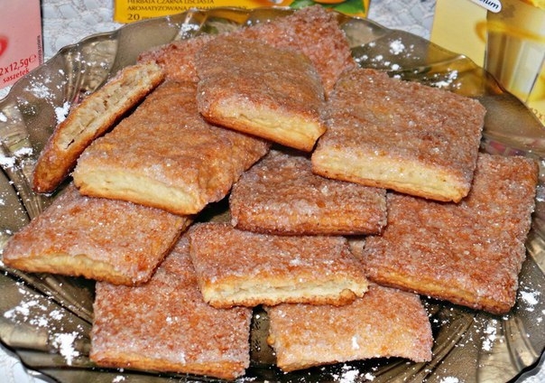 Печенье из слоёного дрожжевого теста "Сахарное". Хрустящее снаружи, мягкое внутри, с нежной слоистой структурой. Печенье из слоёного дрожжевого теста "Сахарное". Хрустящее снаружи, мягкое внутри, с нежной слоистой структурой.