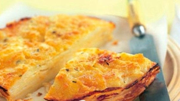 Слоеный пирог из картофеля с сыром