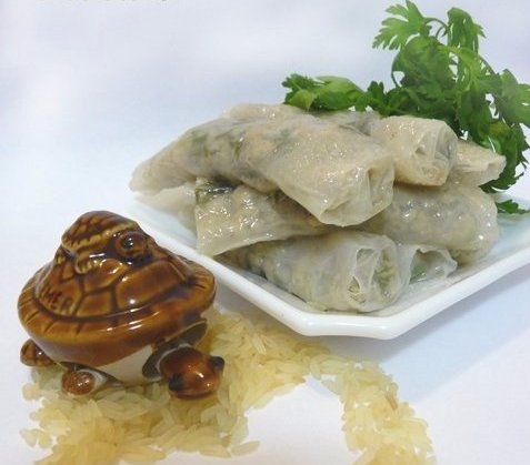 РУЛЕТИКИ ИЗ РИСОВОЙ БУМАГИ С КУРИЦЕЙ