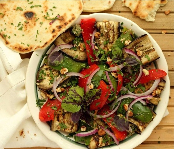 БАКЛАЖАНЫ С СОУСОМ ИЗ ГРЕЦКИХ ОРЕХО