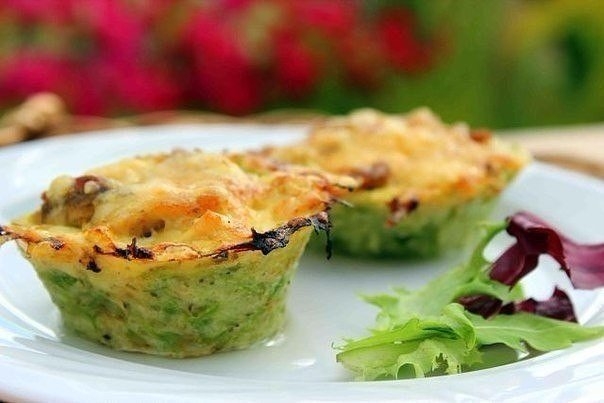Корзиночки из кабачков и куриным филе.
