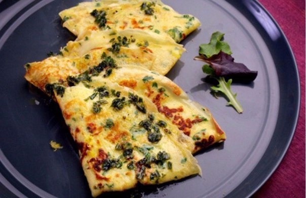 Блины из гречневой муки со шпинатом и лососем