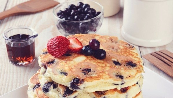 Низкокалорийные оладьи с ягодами