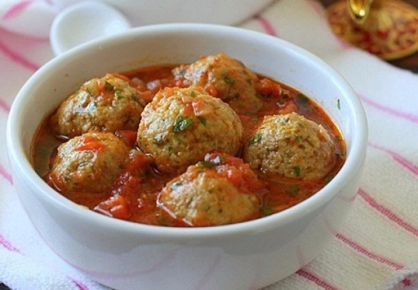 Нежные сочные тефтельки в ярком томатном соусе! Превосходный аромат и вкус!