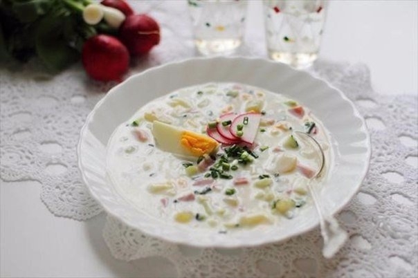 Яркая пикантная окрошка уникальна по количеству витаминов! Кушайте с удовольствием и будьте здоровы!