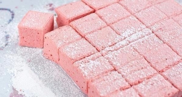 Восхитительный десерт из ароматной клубнички! Сам тает во рту!