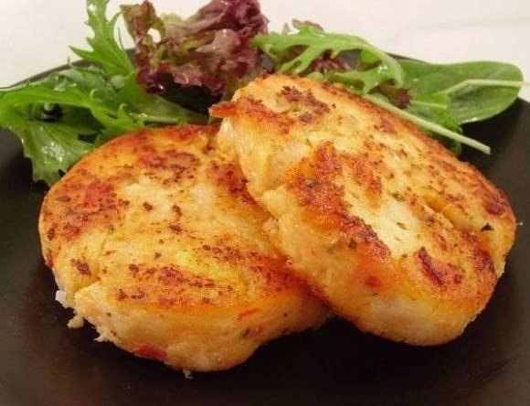 Румяные, ароматные, нежные рыбные котлетки очень хороши с любым гарниром! Восхитительно вкусно!