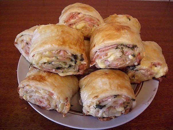 Очень вкусные рулеты так удобно взять с собой на прогулку и перекусить на лоне природы! Рекомендую!