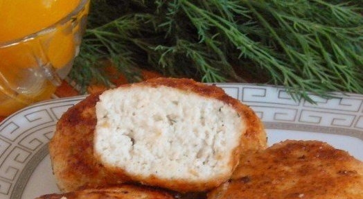 Нежные ароматные котлетки идеальны к любому гарниру! Очень удобно иметь такой "запас" белковых бомбо