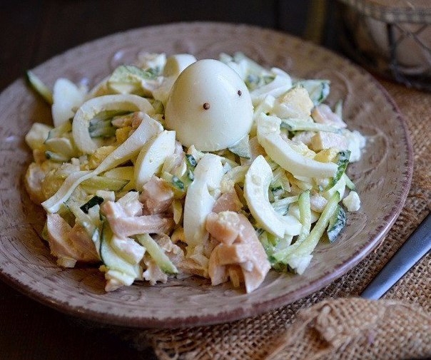 Питательный салат с кальмарами - идеальный белковый ужин или обед! Разбираем простой рецепт!