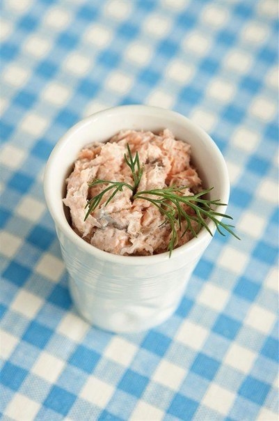 Отличная идея паштета для самых рыбных бутербродов! Ароматно, пикантно и очень вкусно!