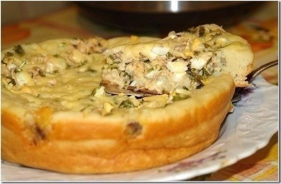 Приготовить аппетитный румяный пирог из любимой консервы так просто! Отличного вам перекуса!