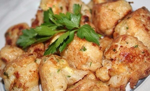 Сочная капуста в хрустящем румяном кляре это, друзья, восхитительно вкусно! Настоятельно рекомендую!