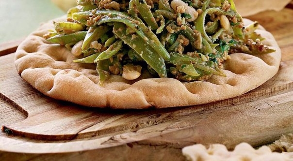 Одно из популярнейших блюд грузинской кухни предлагаем приготовить и вам. Пикантно и ароматно!