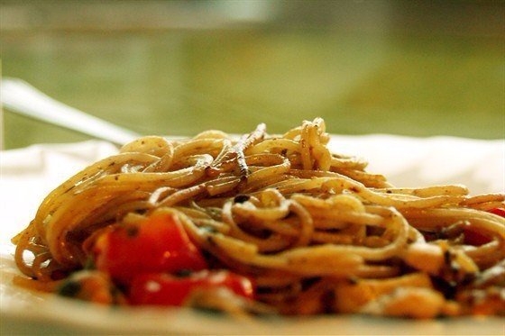 Восхитительная паста - сочная, пикантная и очень вкусная! Готовьте с удовольствием!