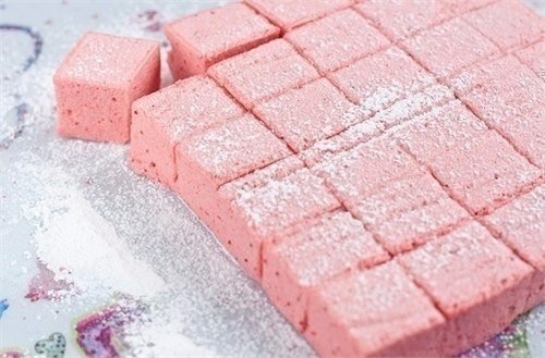 Нежнейший любимый рахат-лукум невероятного сказочного цвета и вкуса! Поистине райское наслаждение!