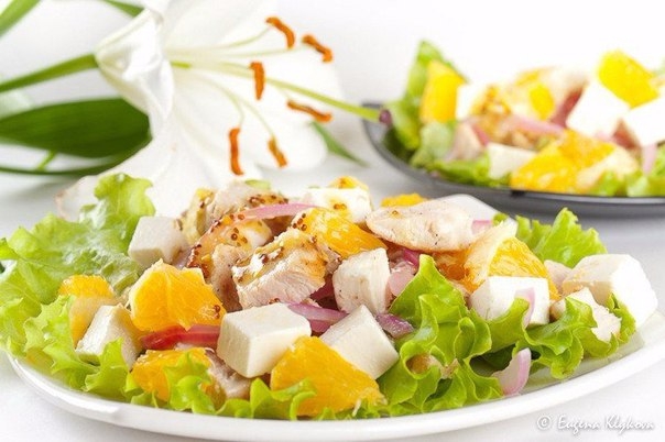 Восхитительный сочный салат придется по вкусу всем гостям! Разлетается мгновенно!