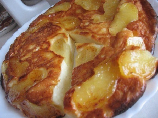 Отличная выпечка на каждый день. Сочные яблочки придают невероятный аромат этой запеканке!