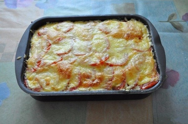 Румяная, ароматная запеканочка как нельзя кстати на семейном обеде или ужине! Все от нее без ума!