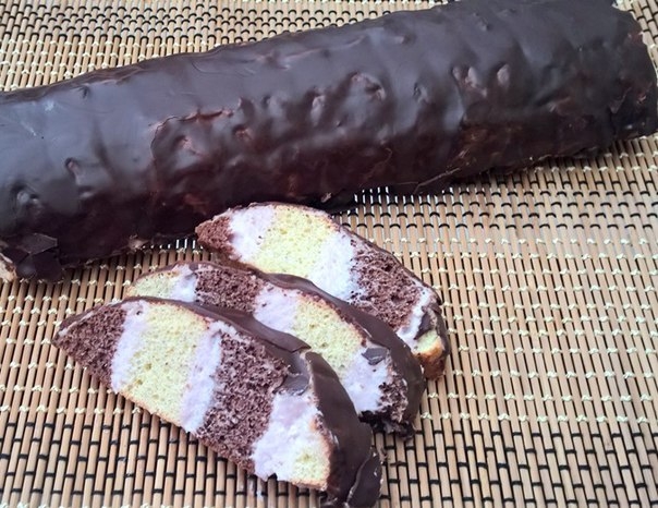 Метровый торт — вкусный десерт, который очень легко готовить. Этот оригинальный десерт выглядит очень необычно! Метровый торт — вкусный десерт, который очень легко готовить. Этот оригинальный десерт выглядит очень необычно!