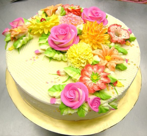 Проверенные рецепты крема для создания цветов на торте