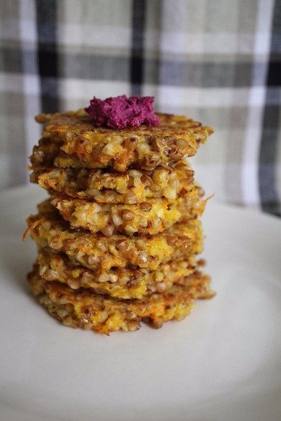 Ароматные оладушки хорошая идея! А еще они такие питательные и полезные!