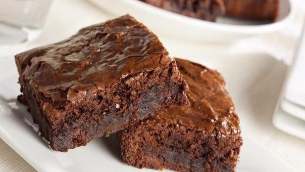 Самый шоколадный брауни всего лишь из 4 ингредиентов! Очень вкусно и просто!