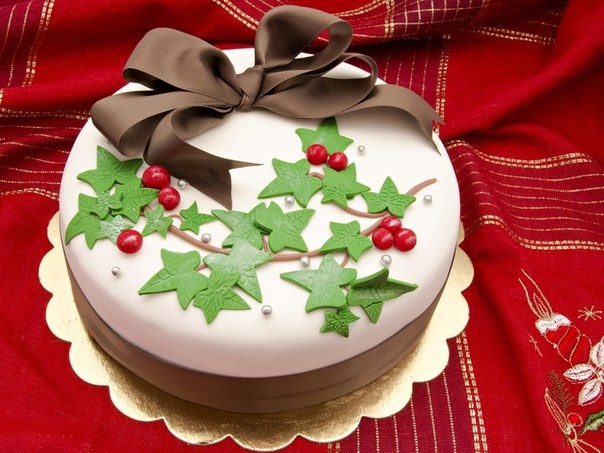 Как приготовить идеальный бисквит для новогоднего торта: 7 советов и рецепт
