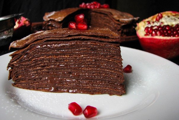 Шоколадный блинный торт с кремом из «Нутеллы»