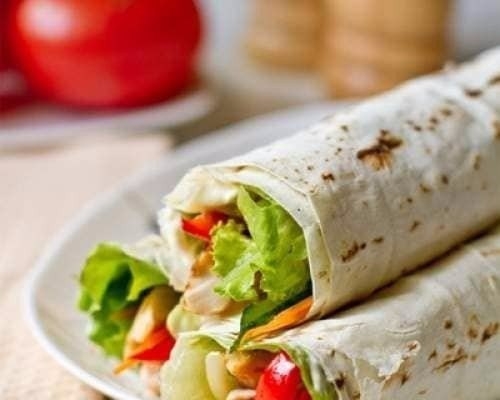 Перекусить на прогулке или на работе теперь весьма просто! Возьмите с собой прекрасные роллы из лава