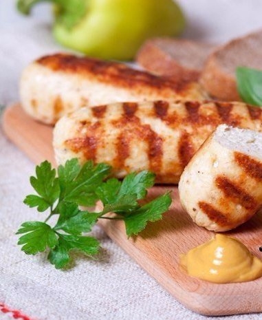 Восхитительные сочные сардельки из натурального мяса можно приготовить только лишь самим! Тем более 