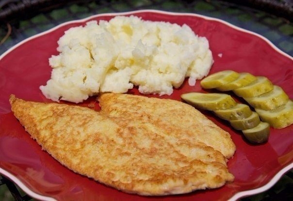 Потрясающе вкусные, сочные, румяные куриные шницели для семейного застолья. Отлично к любому гарниру