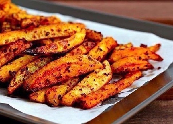 Румяный пикантный картофель фри порадует всех гостей! Приготовьте обязательно!