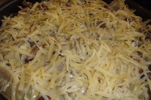 Невероятное сочетание грибов и кальмаров в сочной запеканке! Попробуйте, вам точно понравится!